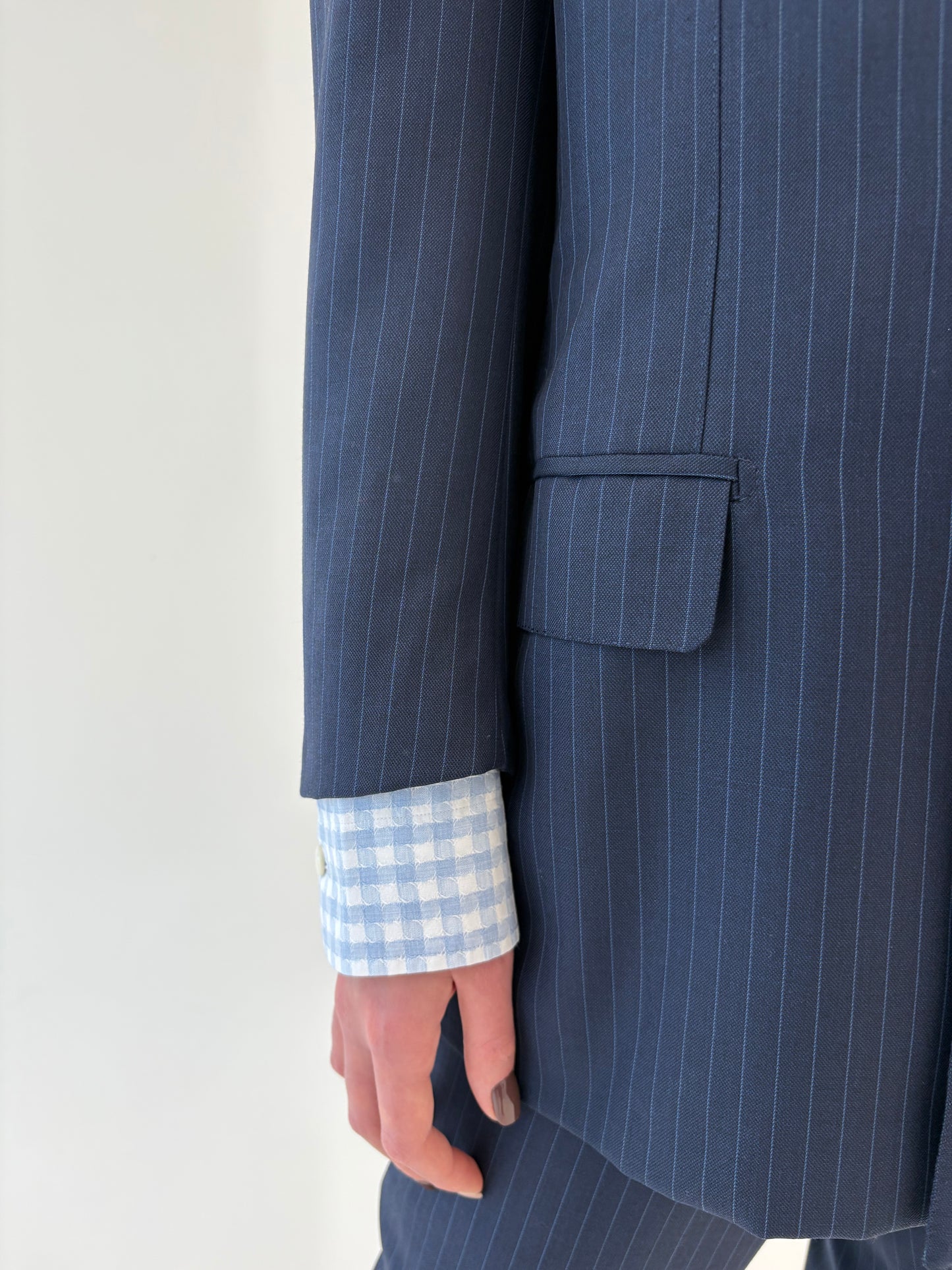 Costum petite Alta Moda couture din stofă ultra luxury Saville Row Londra