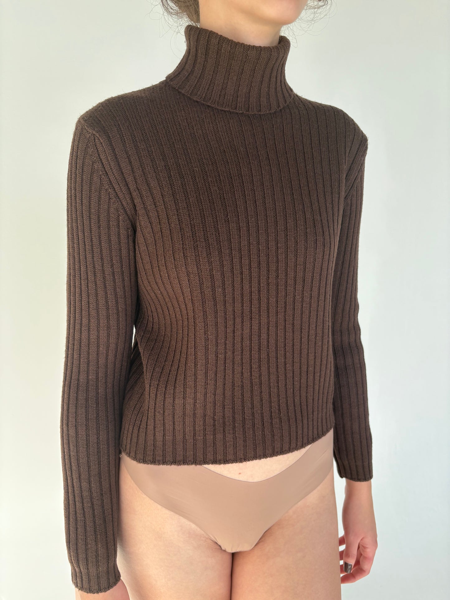 Maleta chocolate brown din lana merino extrafina de gramaj mare ribbed