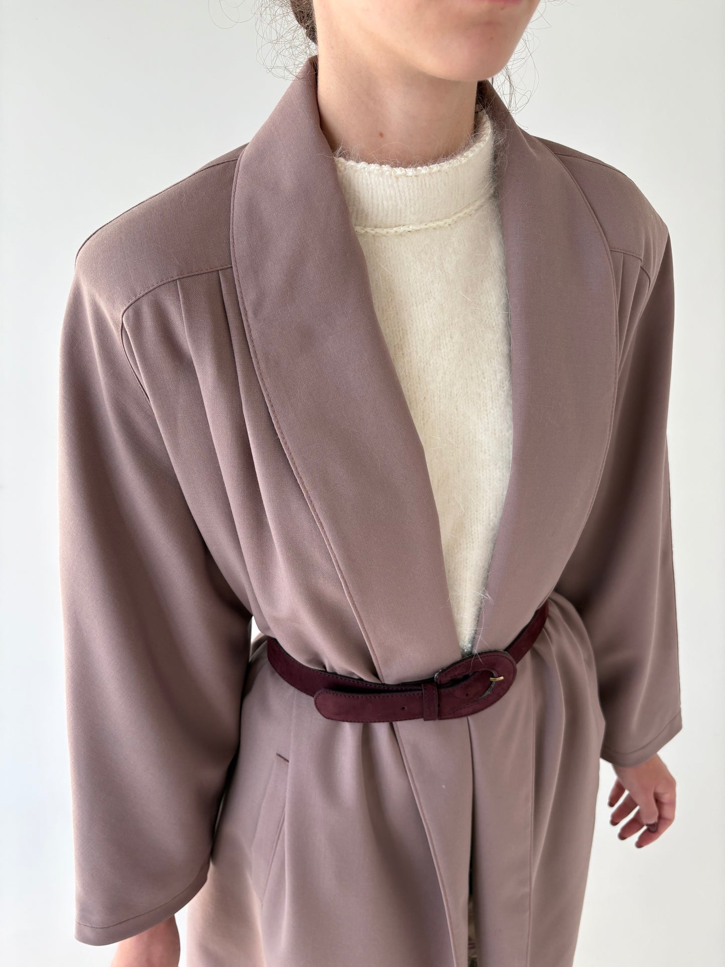 Pardesiu în croi în stil Balenciaga din lana pura virgină certificată