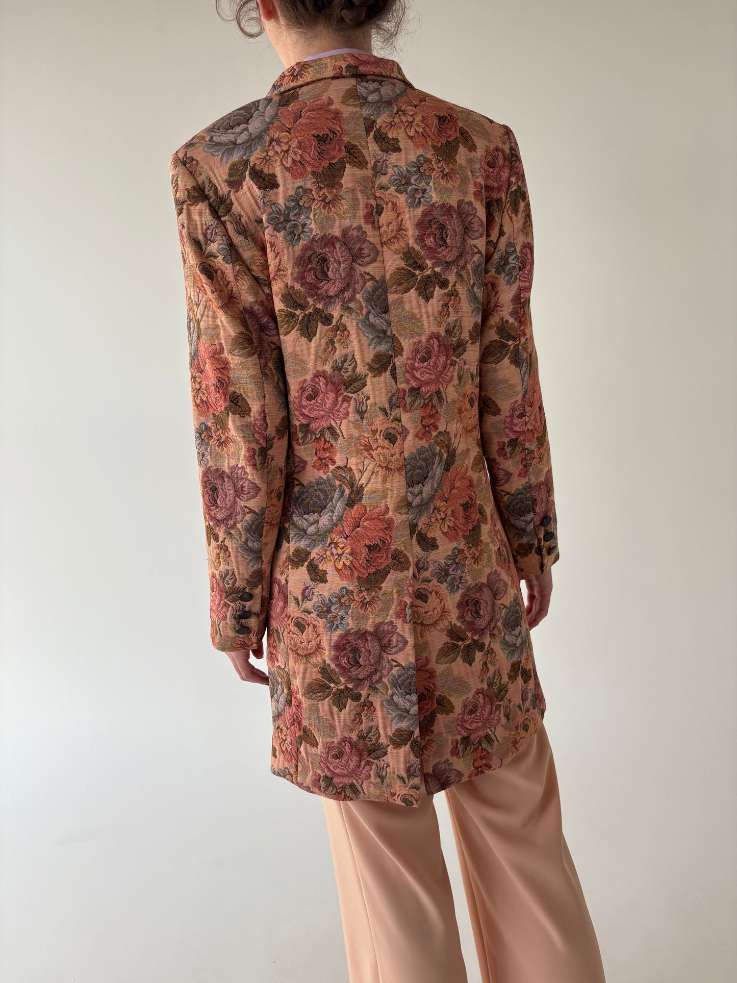 Pardesiu vintage din brocart peach nude cu print superb texturat