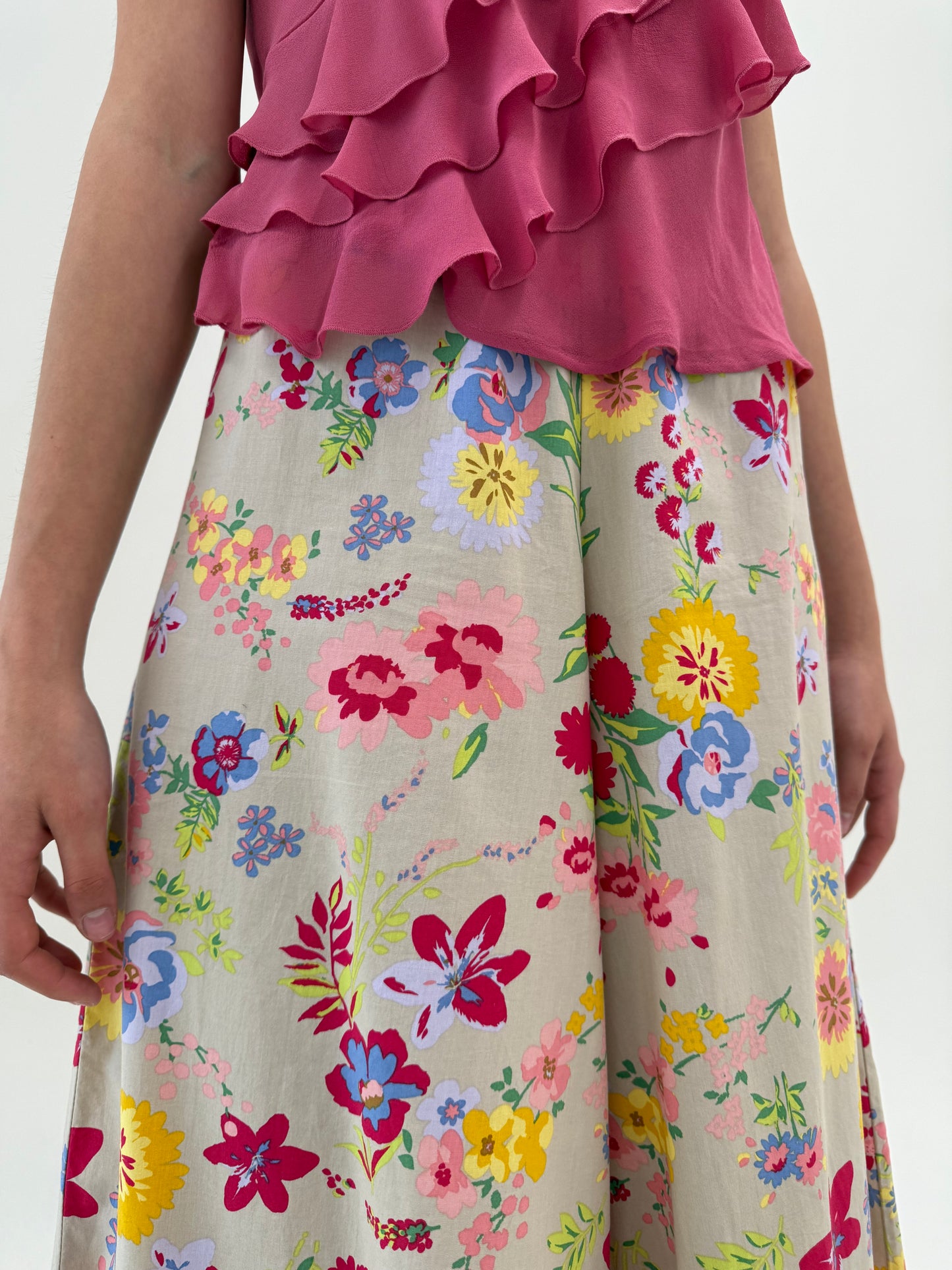 Pantaloni palazzo ultra ampli camel cu print floral