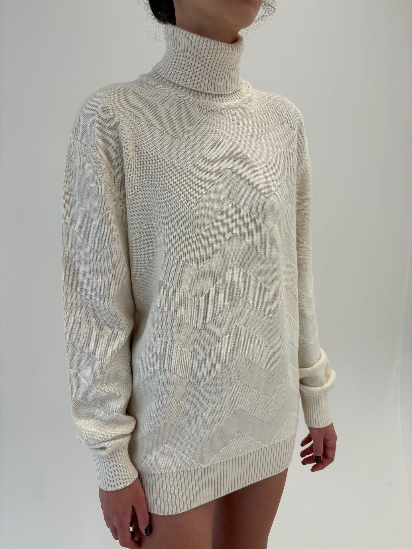 Maleta tall off white din lana merino extrafina groasă de gramaj mare