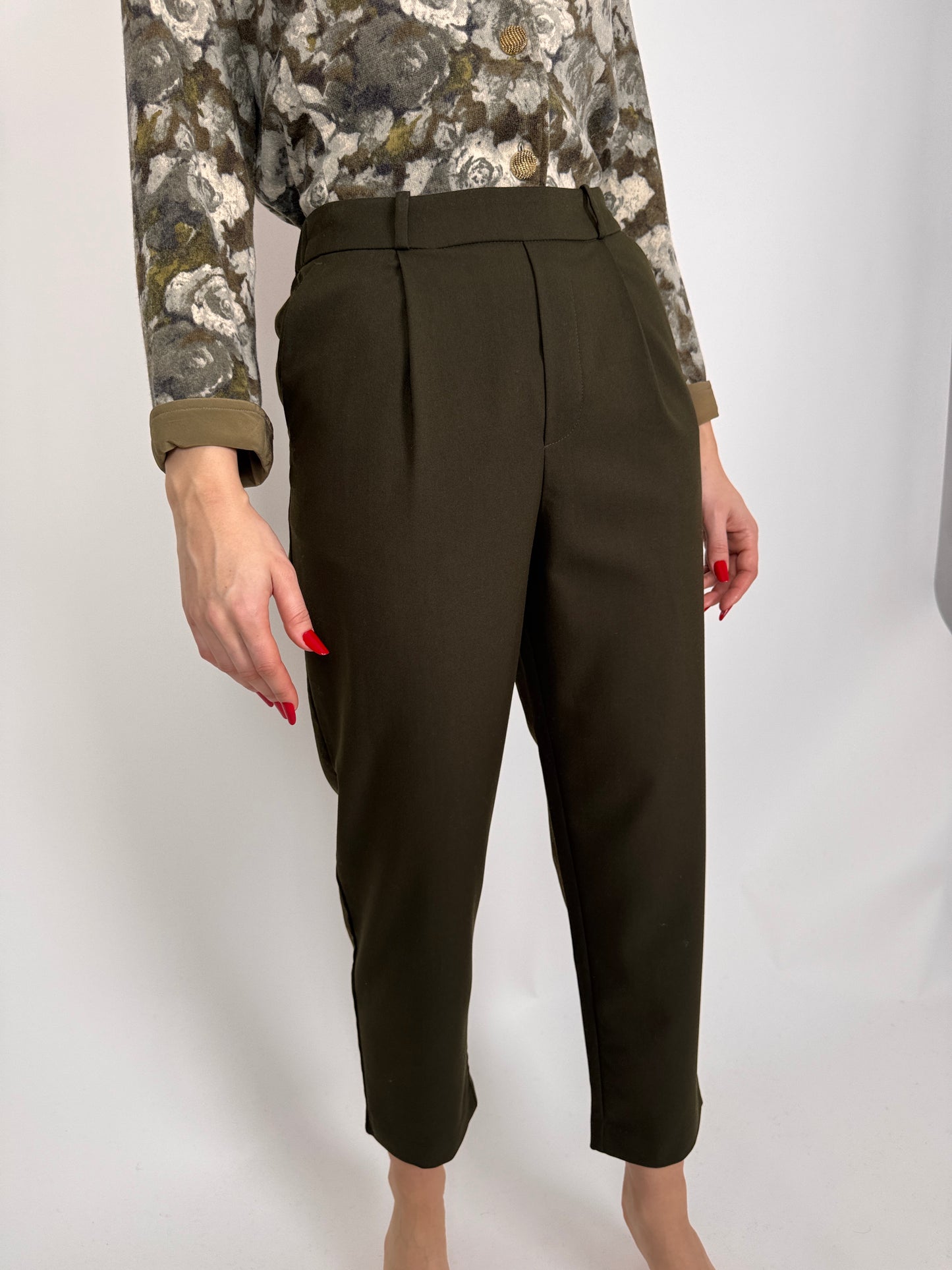 Pantaloni kaki cu talie ultra înaltă ușor elastică