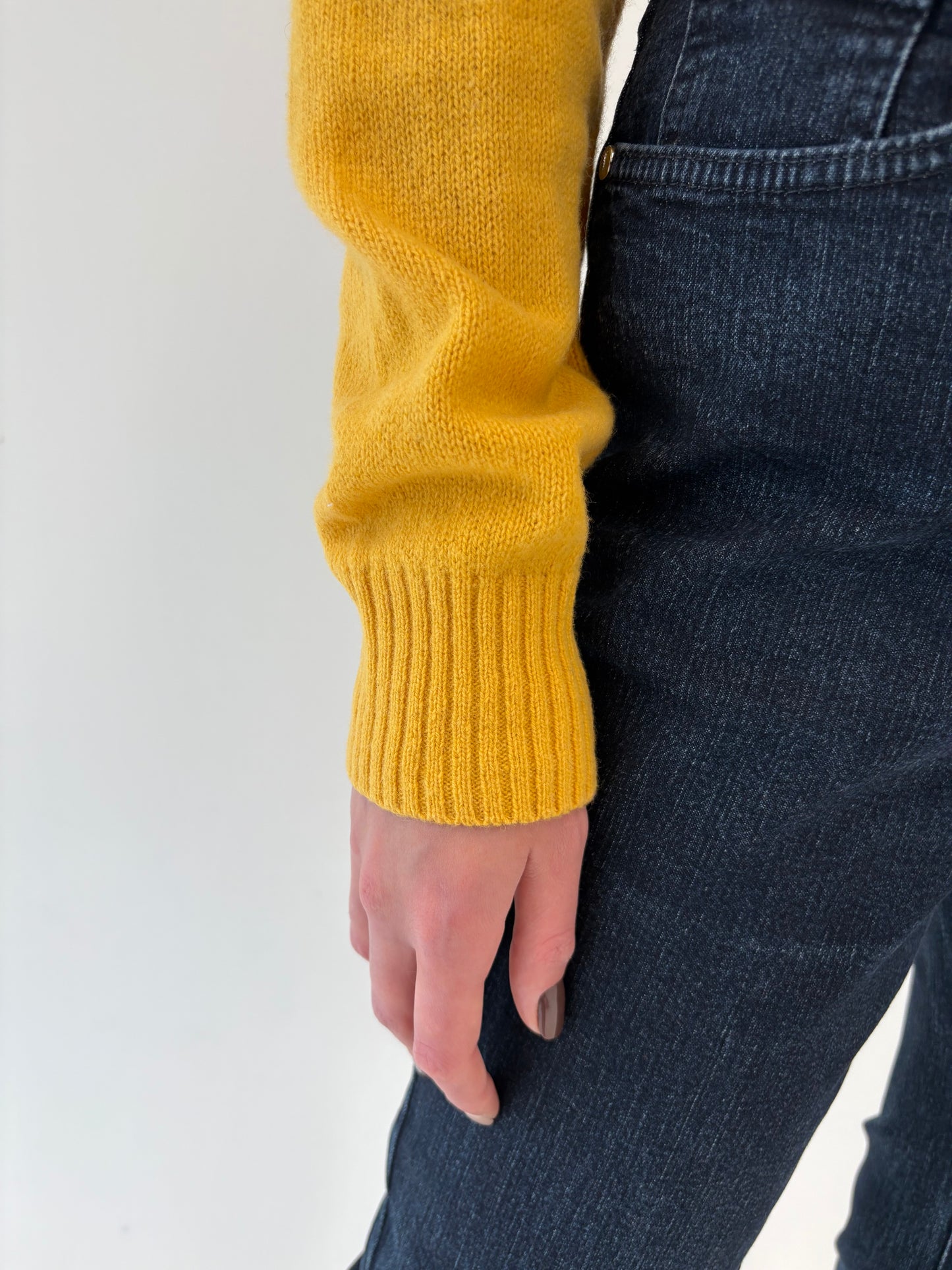 Pulover tall saffron yellow din lana groasa extrafina de gramaj mare