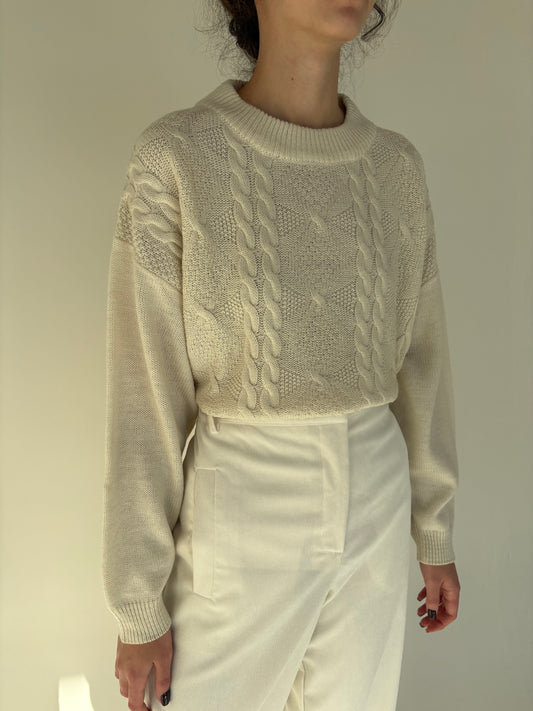 Pulover super gros butter white cu torsade din lana extrafina în croi lejer