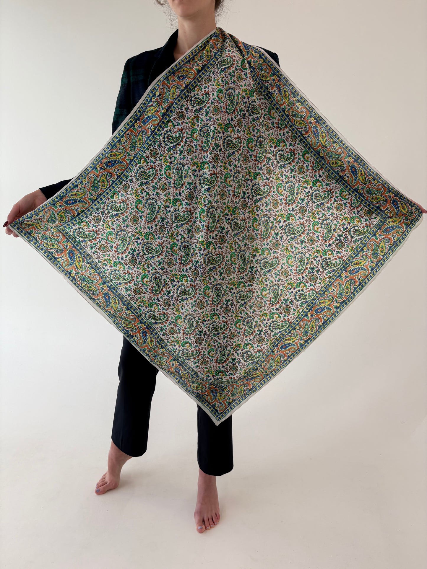 Eșarfă XL din mătase naturală cu print paisley