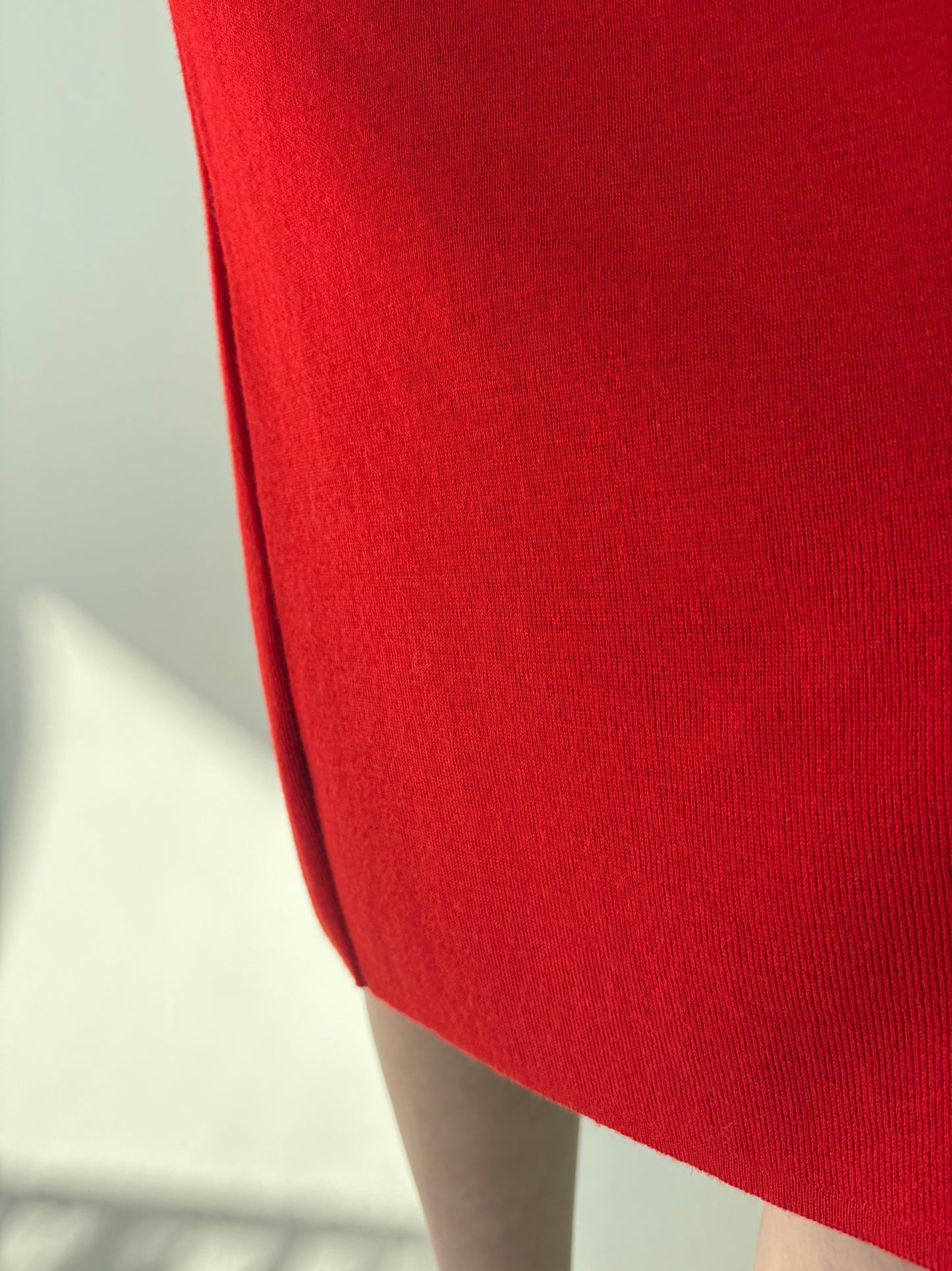 Fustă cherry red din tricot de lana extrafina