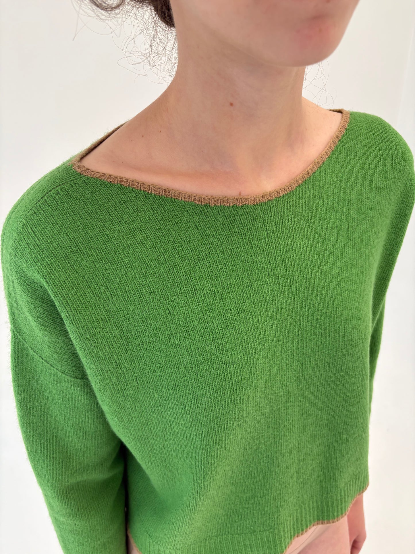 Pulover italian verde tare petite din lana merino extrafina de gramaj mare