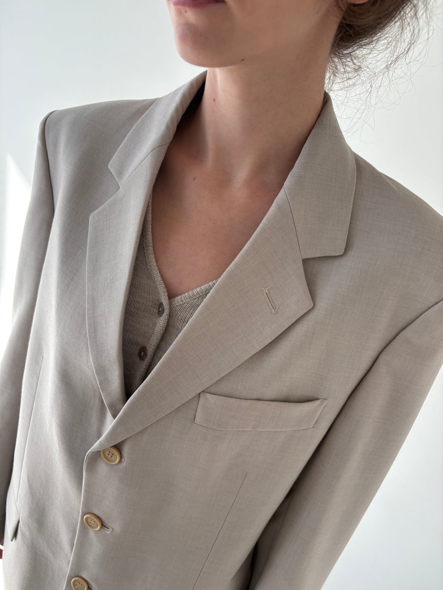 Sacou luxury italian light nude nou din lana pura virgină certificată extrafina