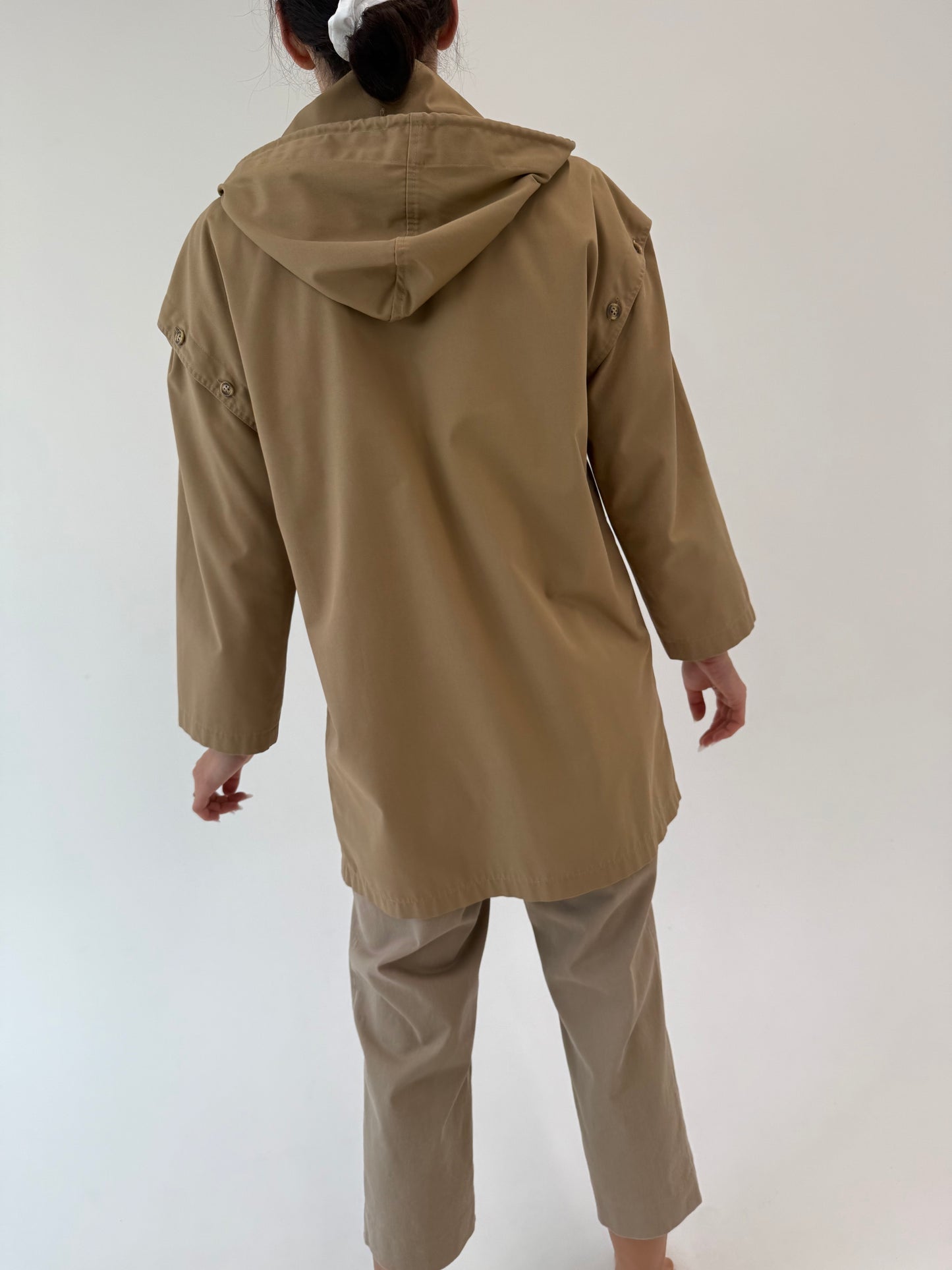 Trench vintage camel impermeabil cu mâneci detașabile și gluga