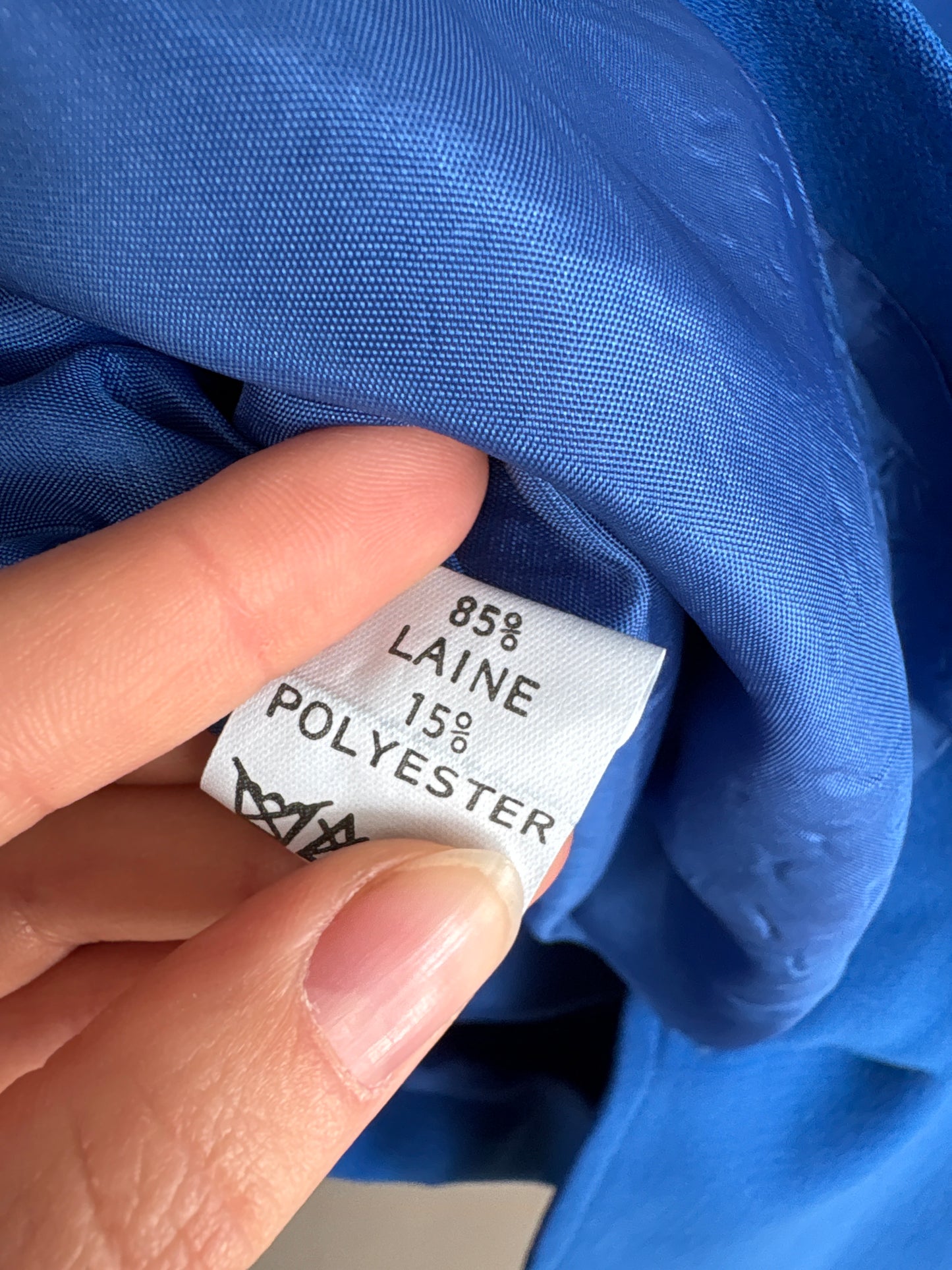 Sacou albastru regal cu nasturi metalici aurii în croi minimalist