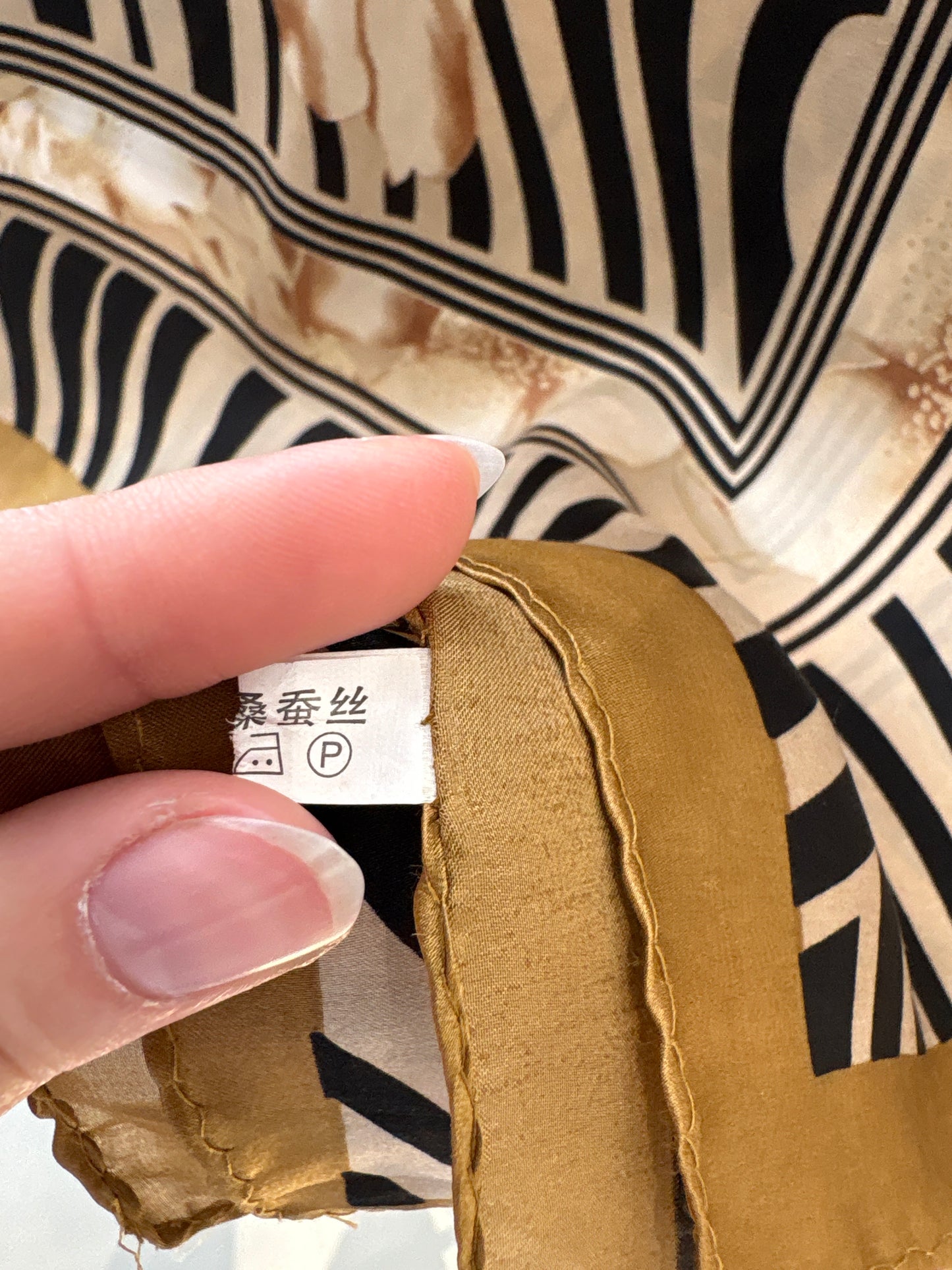 Eșarfă XXXL din mătase naturală cu zebra print stilizat