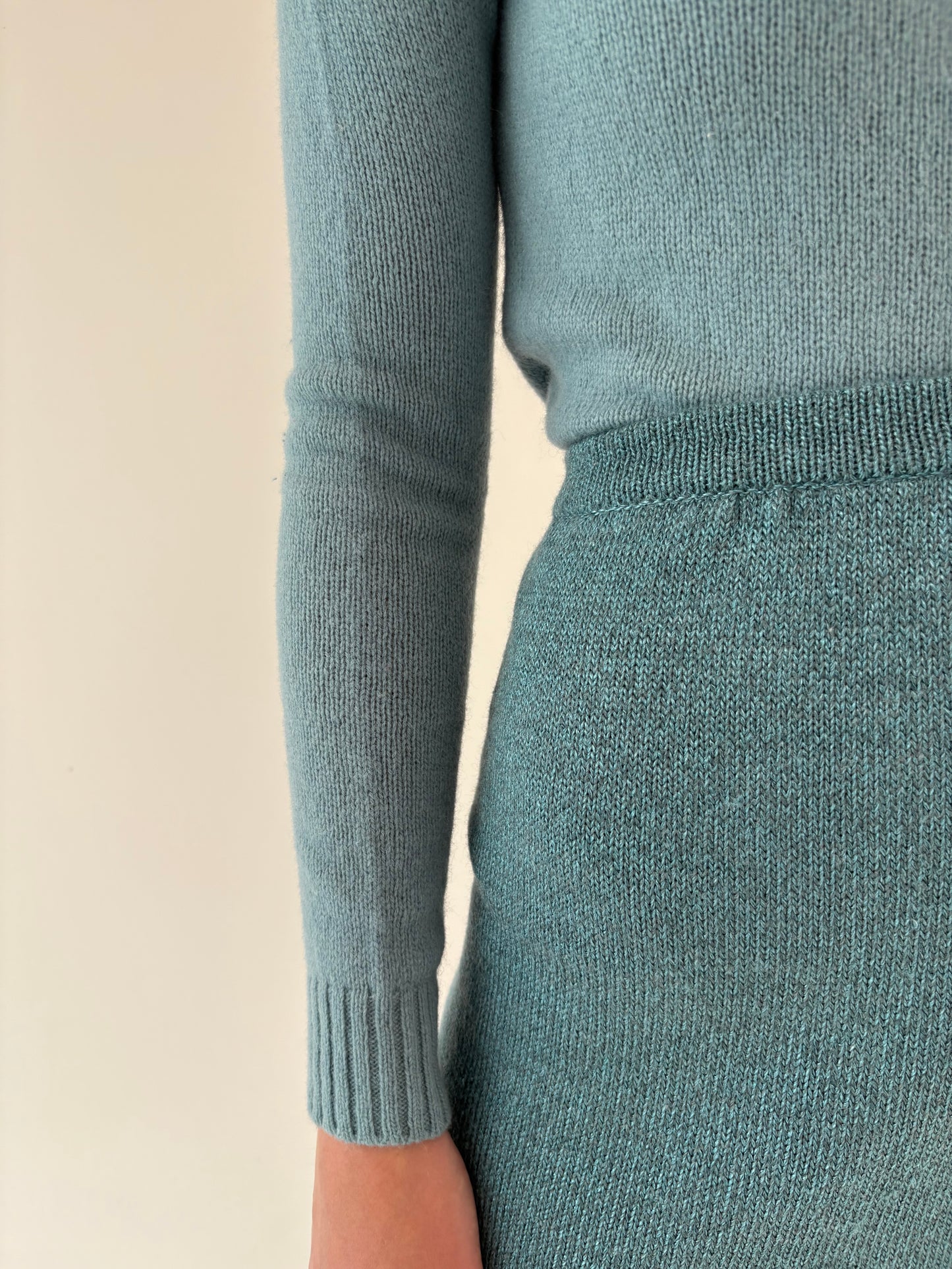 Fustă iceberg blue din tricot excepțional de lana extrafina