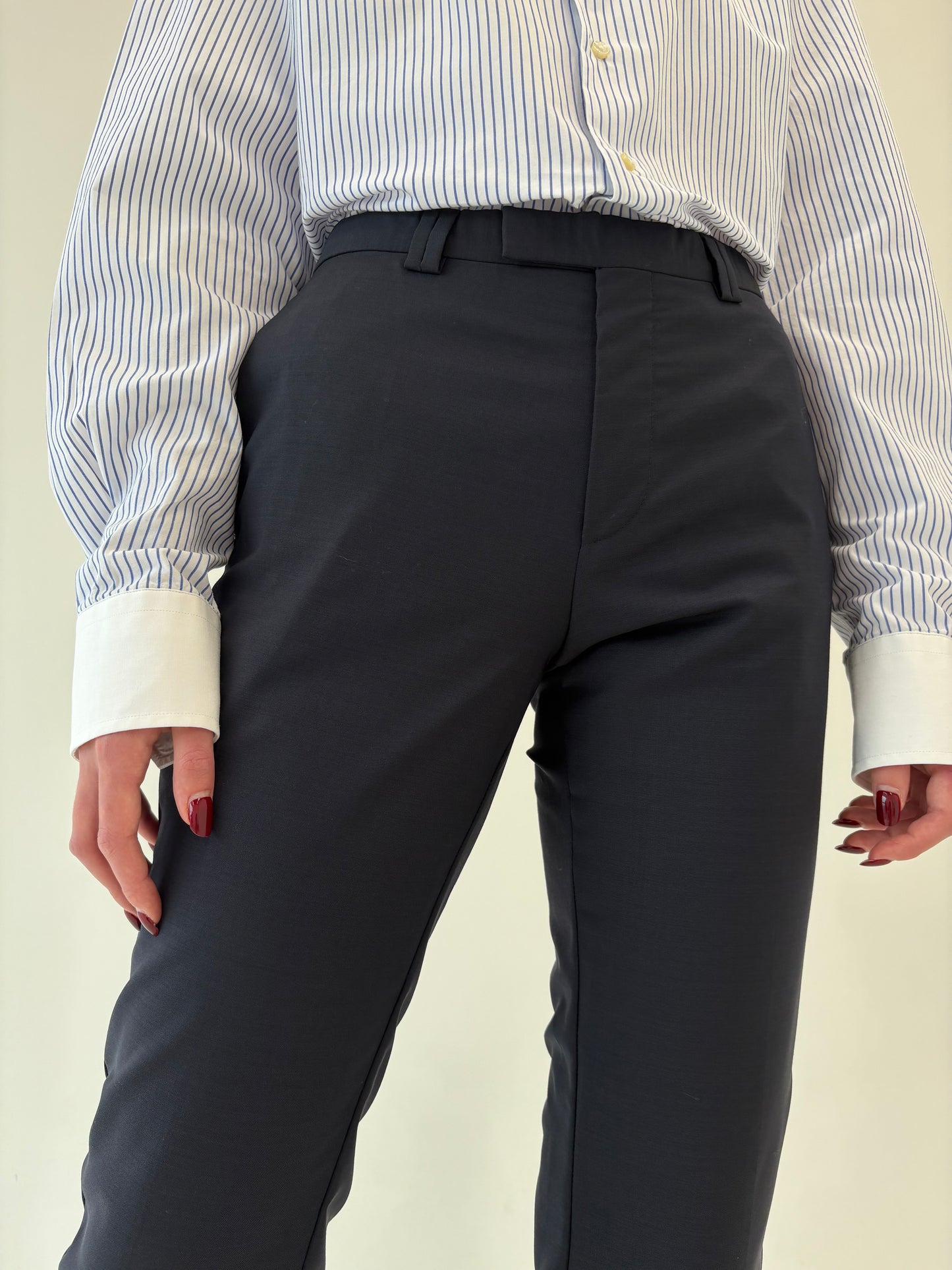 Costum Hugo Boss Navy din lana extrafina ușor lucioasă de la zi la seară