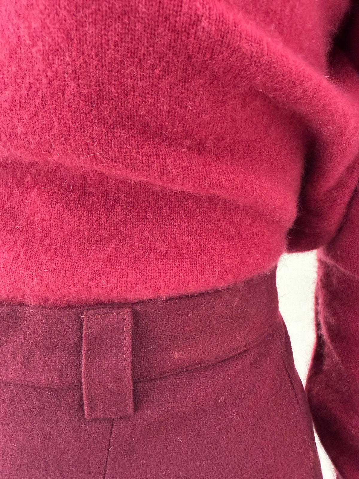 Fustă vintage plisată burgundy mini din lana extafina cu talie ultra înaltă