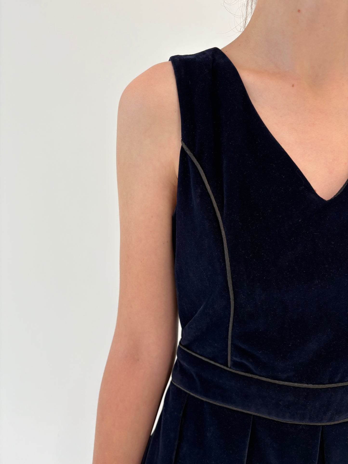 Rochie din catifea midnight blue nouă cu talie marcată