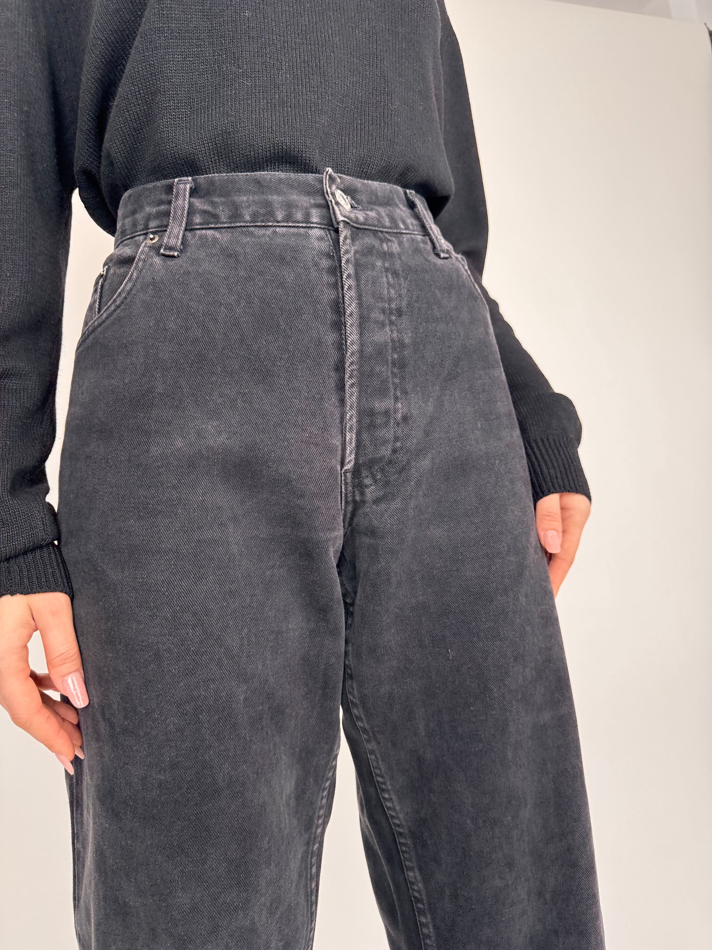 Jeanși vintage Levi’s în croi clasic din bumbac gros moale