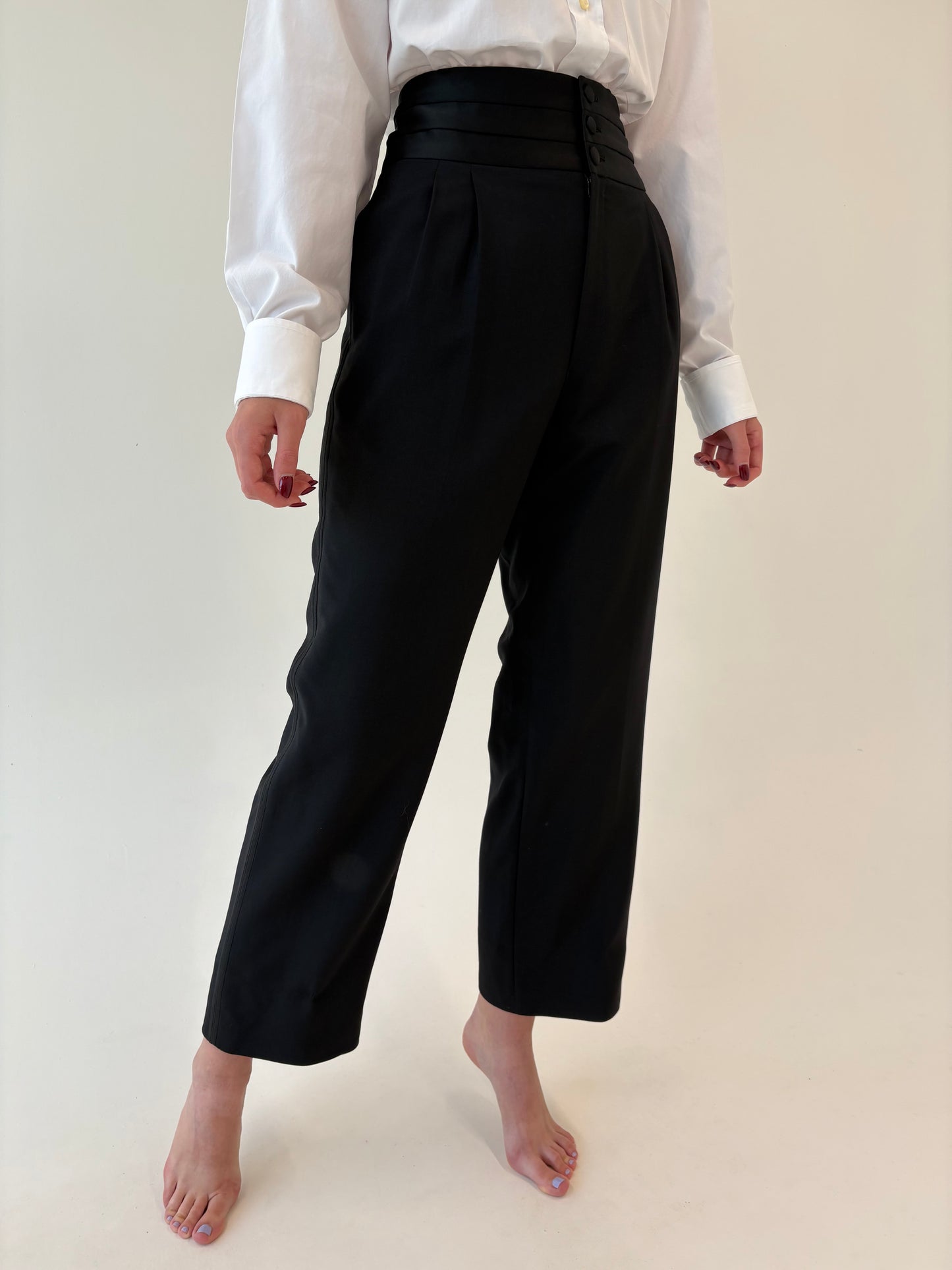 Pantaloni de ceremonie cu talie satinata plisată si vipușca