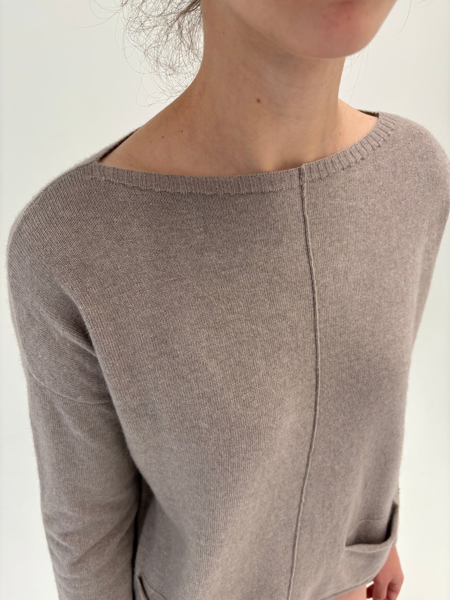 Pulover italian warm gray din lana merino extrafina de gramaj mare