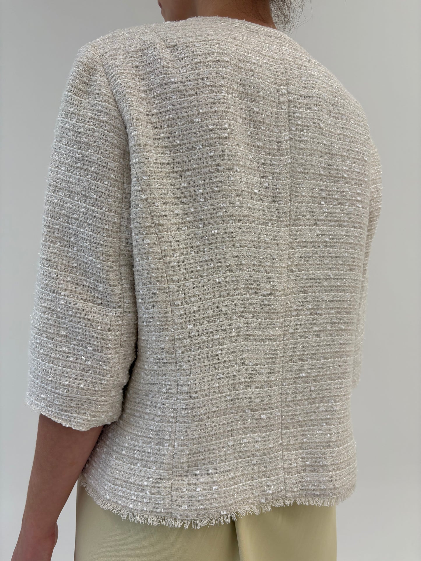Sacou off white din tweed în stil Chanel cu feronerie rose gold