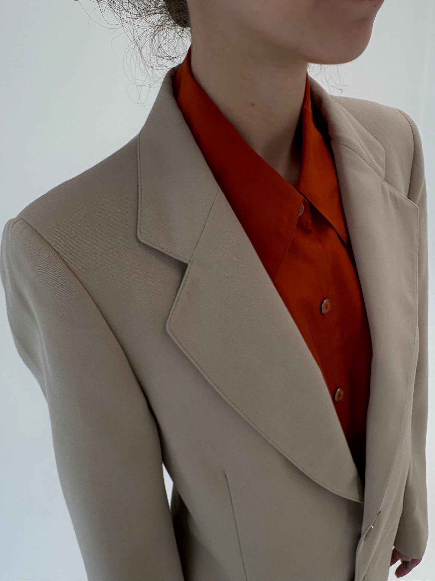 Sacou tall light nude din stofă de lână extrafina structurată