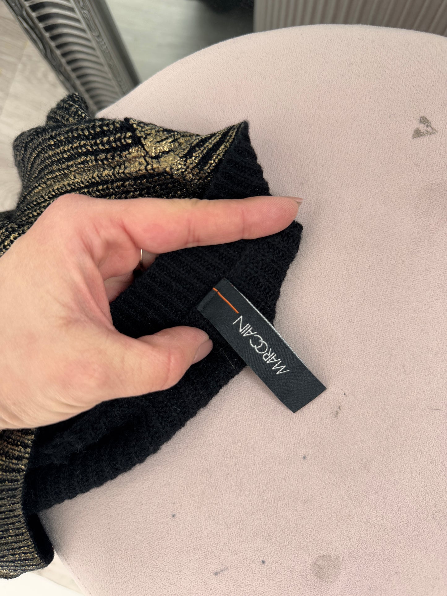 Pulover luxury Marc Cain cu efect auriu din lana extrafina și cașmir
