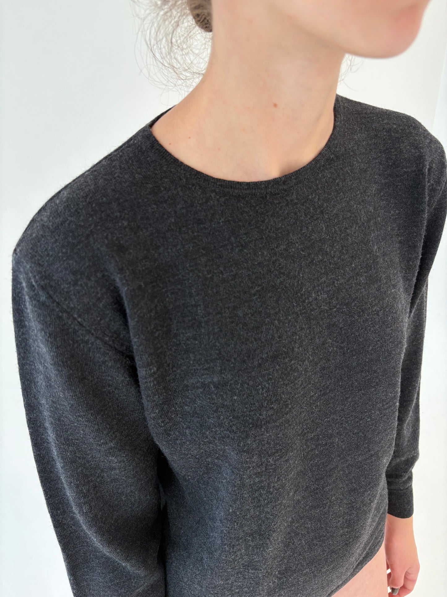 Pulover charcoal gray din lana merino extrafina