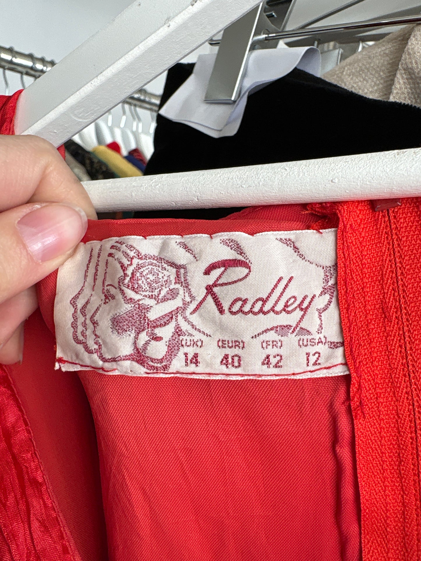 Top vintage cu peplum ultra cambrat și mâneci bufante cherry red