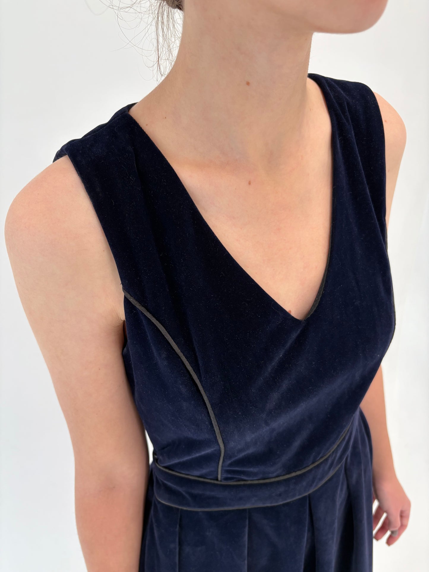 Rochie din catifea midnight blue nouă cu talie marcată