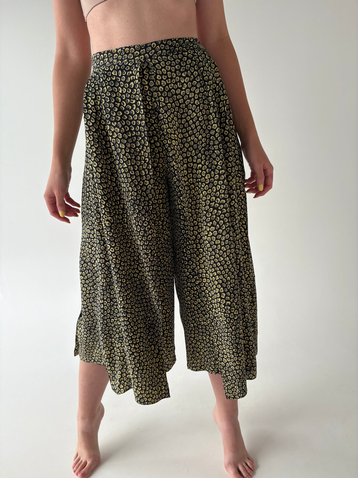 Salopetă din mătase naturală cu pantaloni culottes și talie ultra înaltă