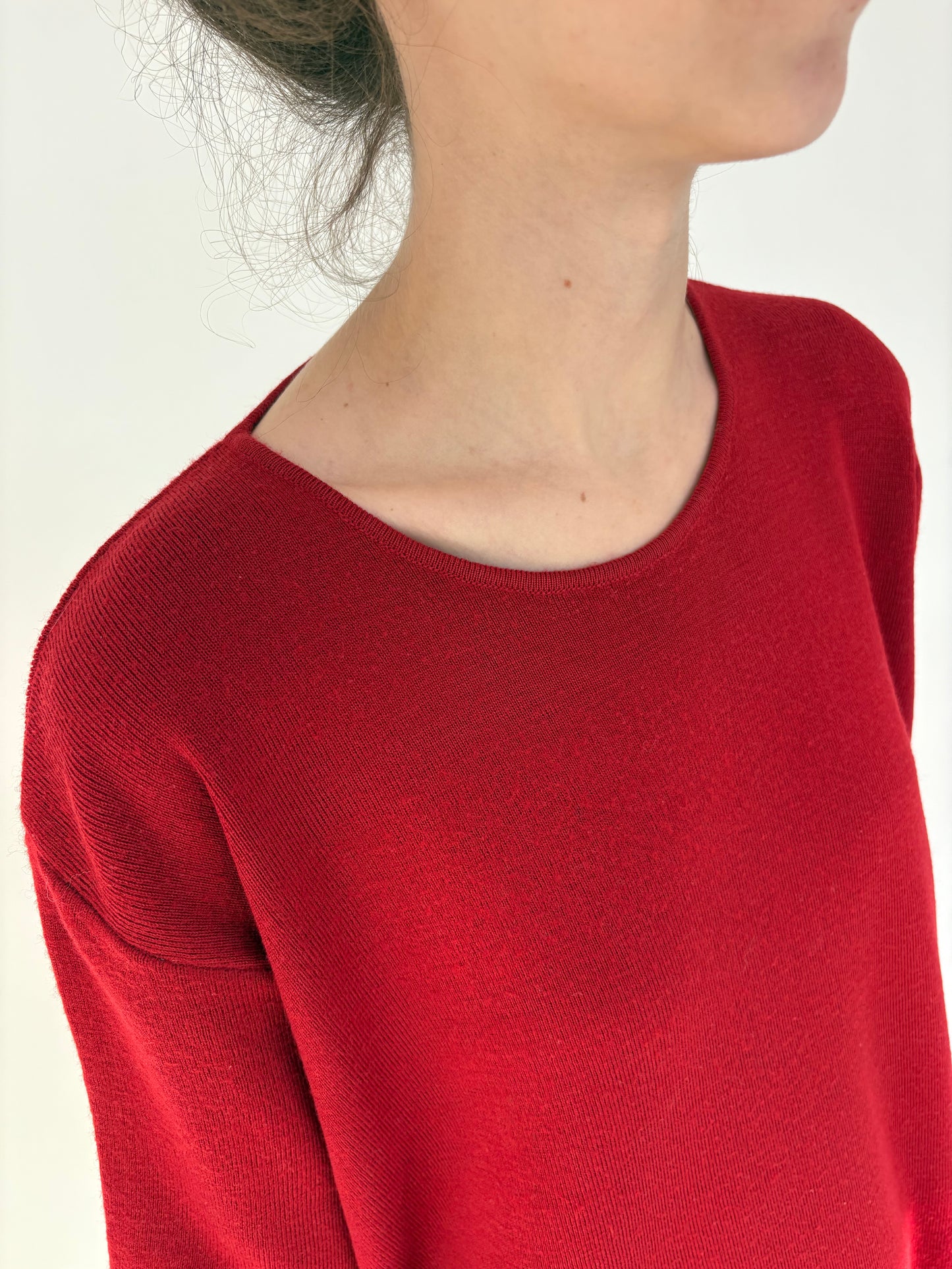 Top cherry red din lana extrafina de gramaj mare