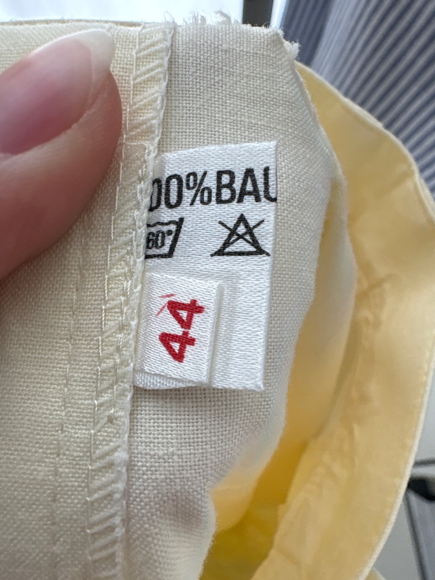 Pantaloni petite din bumbac cu solduri generoase și talie ultra înaltă butter yellow