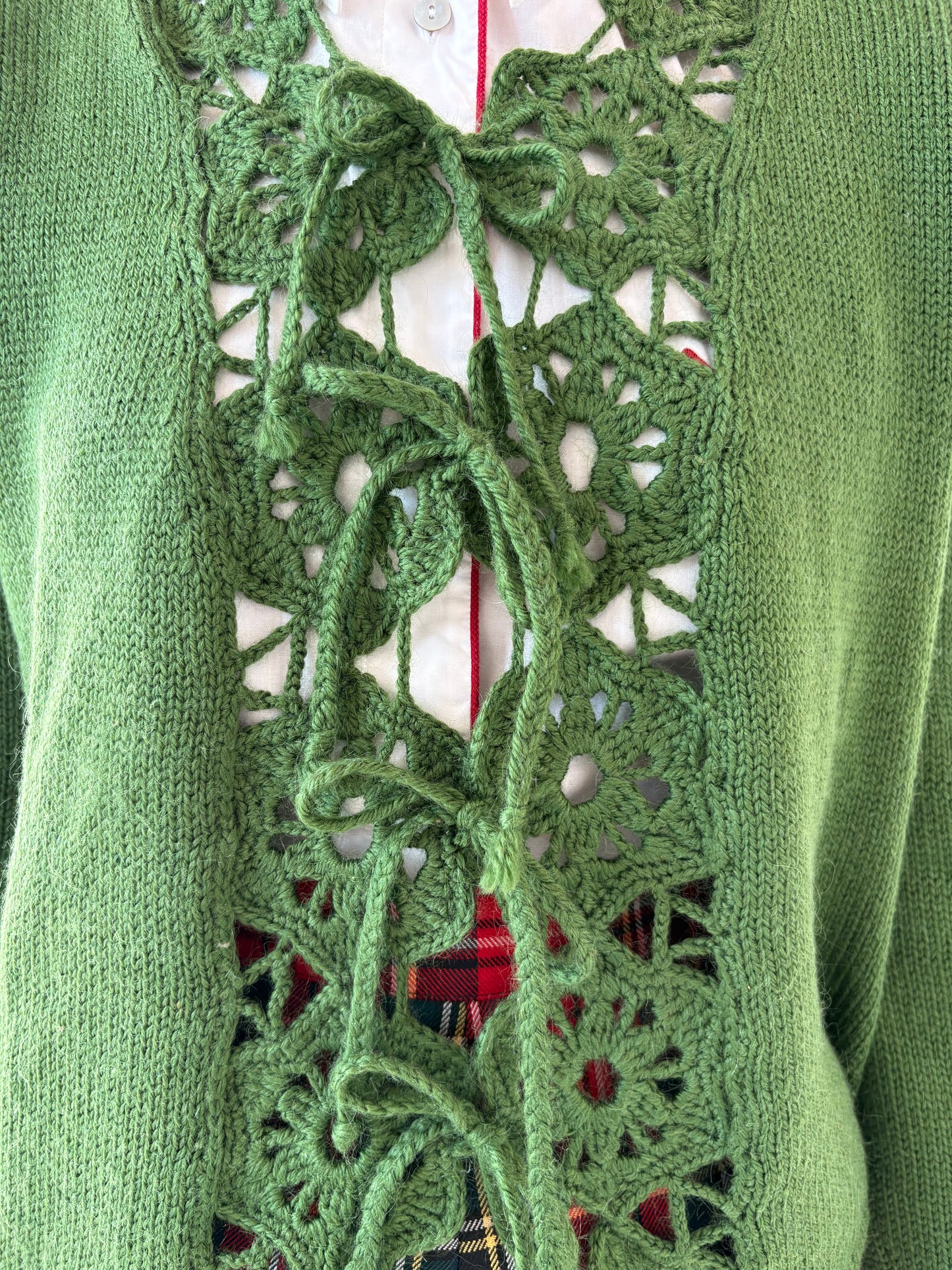 Cardigan vintage lucrat manual din lana extrafina de gramaj mare ușor reglabil