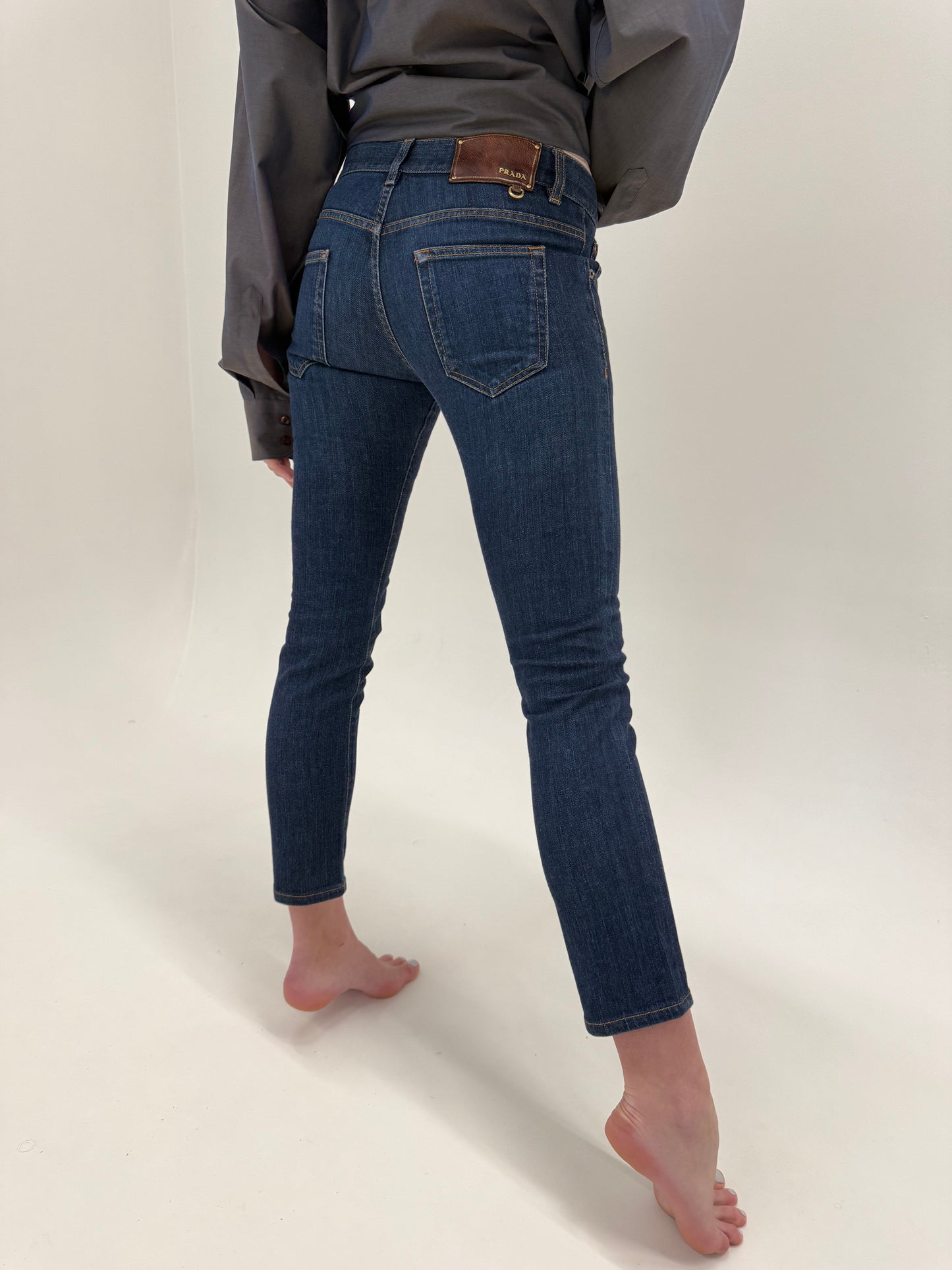 Jeans Prada ușor modelatori dark wash capri / petite