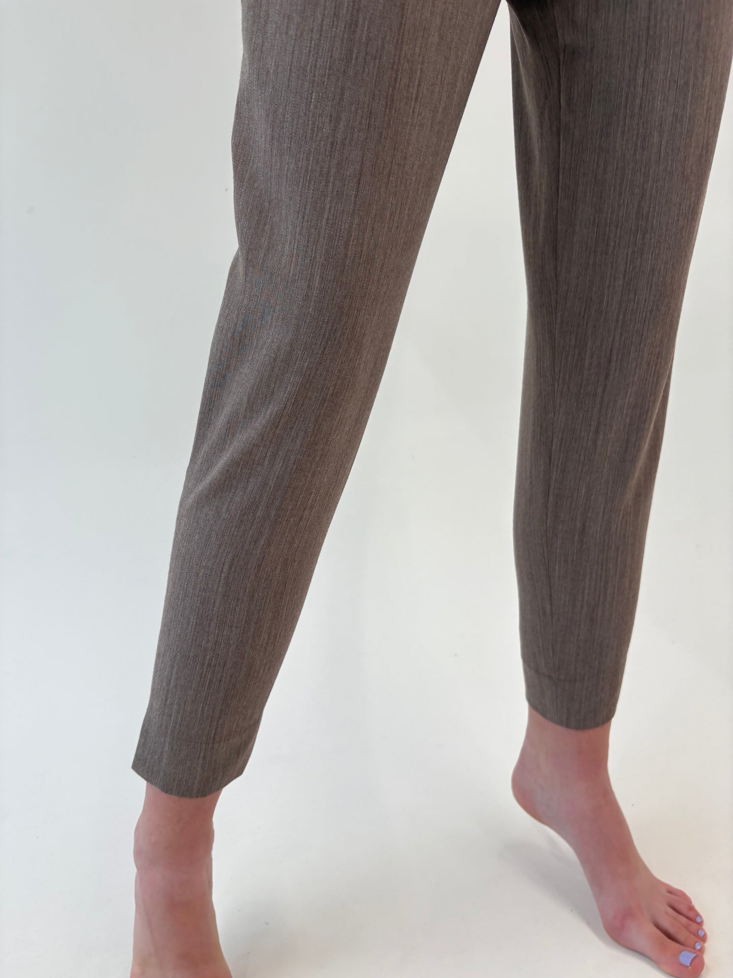 Pantaloni cafe au lait cu talie ultra înaltă mom fit din lana extrafina