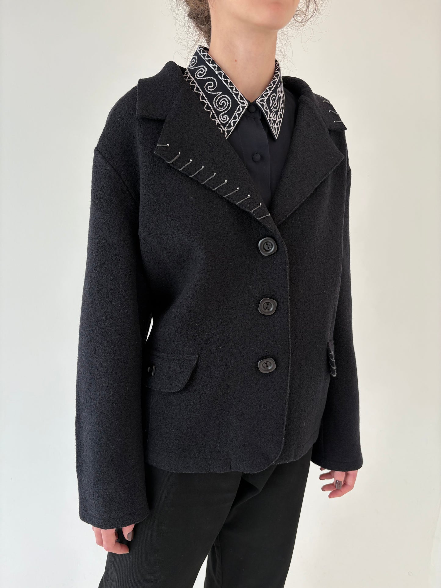 Sacou cambrat italian negru ultra confort din boiled wool