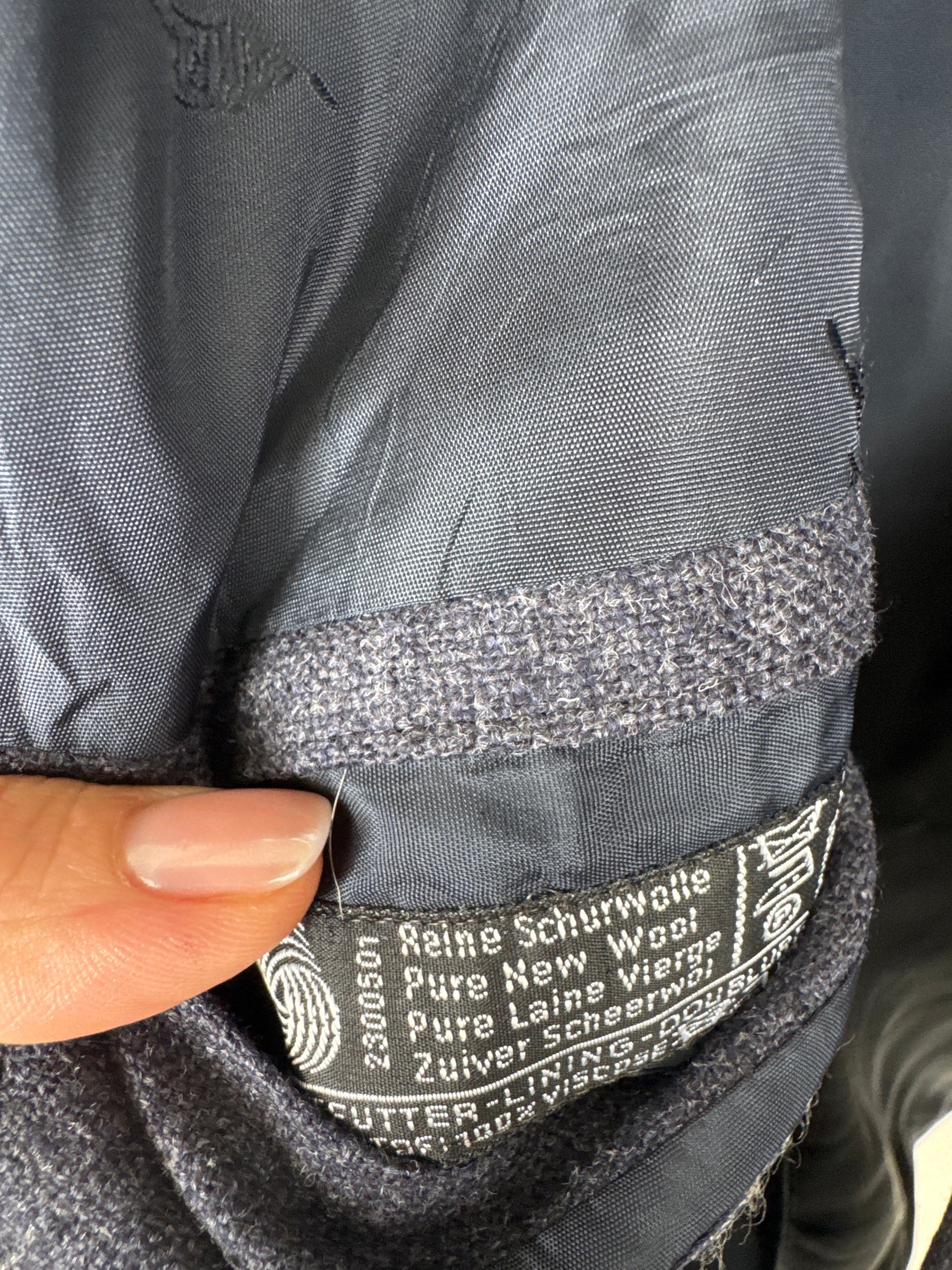 Sacou vintage Burberry jeans blue din stofă de lana pura structurată în croi actual