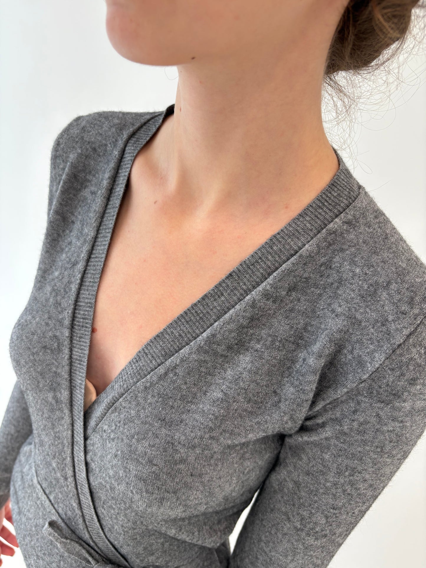 Cardigan petrecut din lana merino extrafina