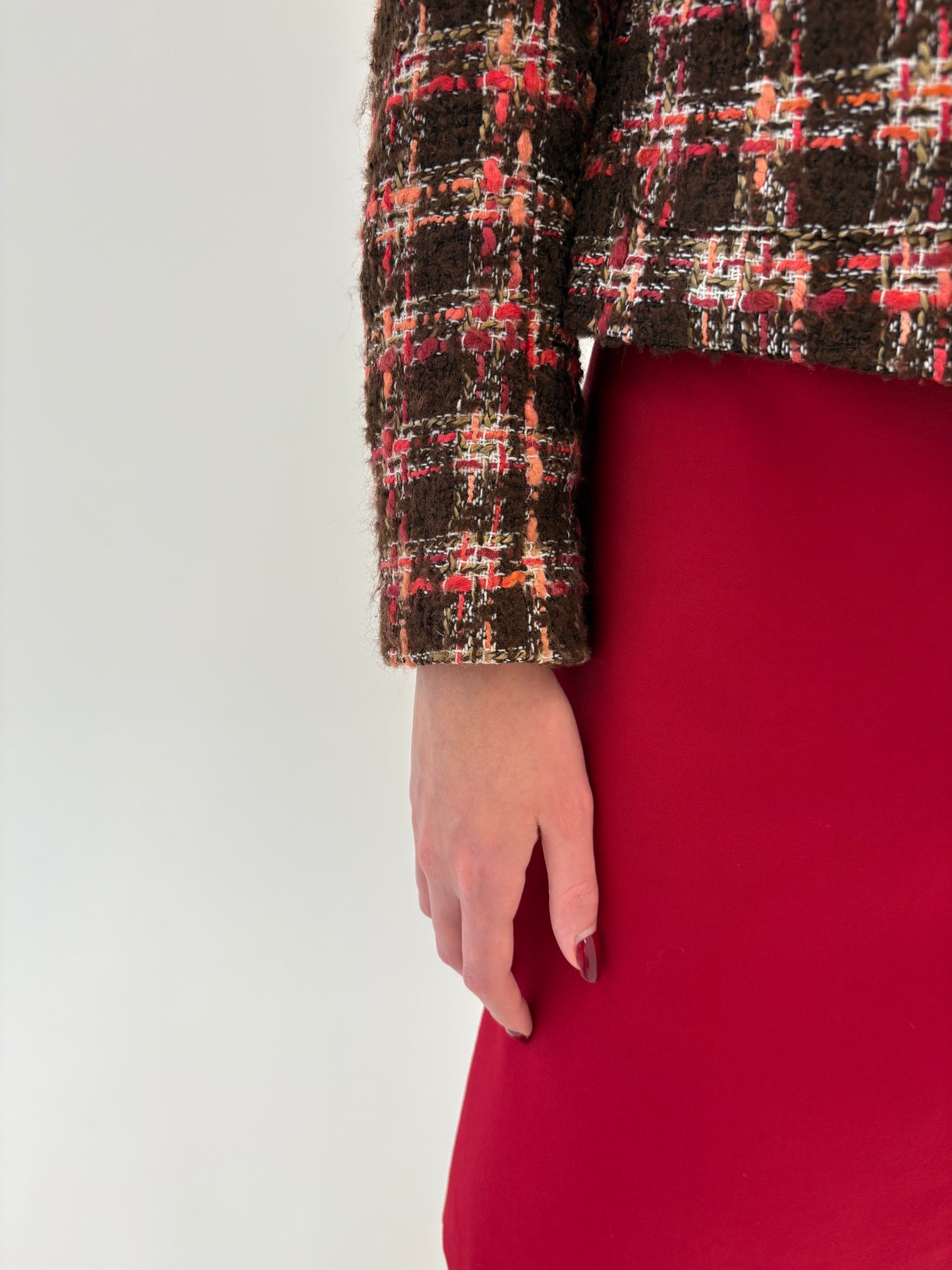 Sacou italian din tweed în stil Chanel în croi ușor cambrat