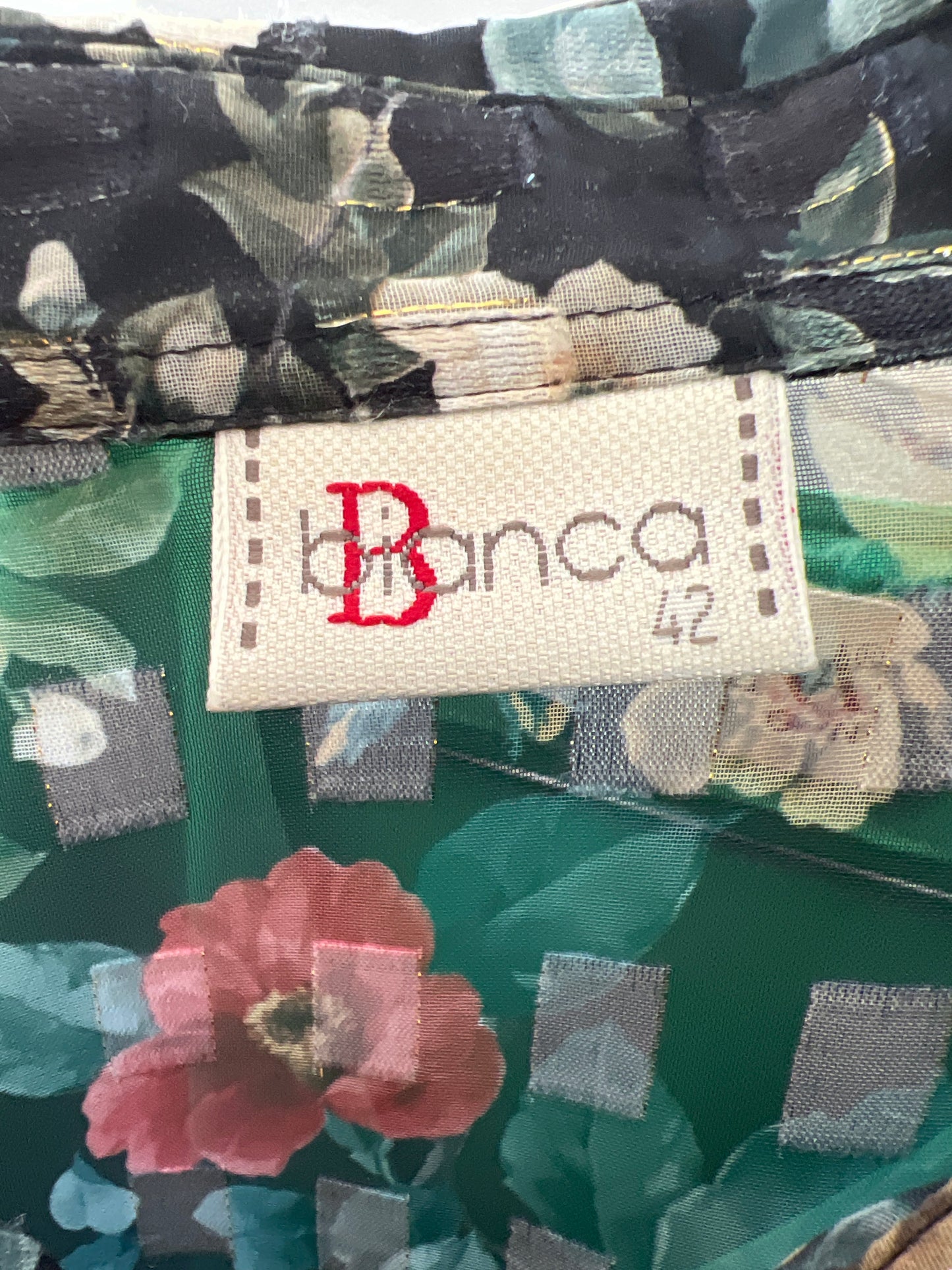 Cămașa cu print floral superb și print texturat