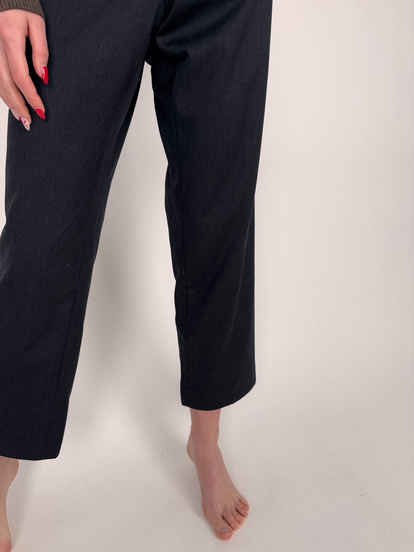 Pantaloni charcoal gray din lana extrafina pura certificată
