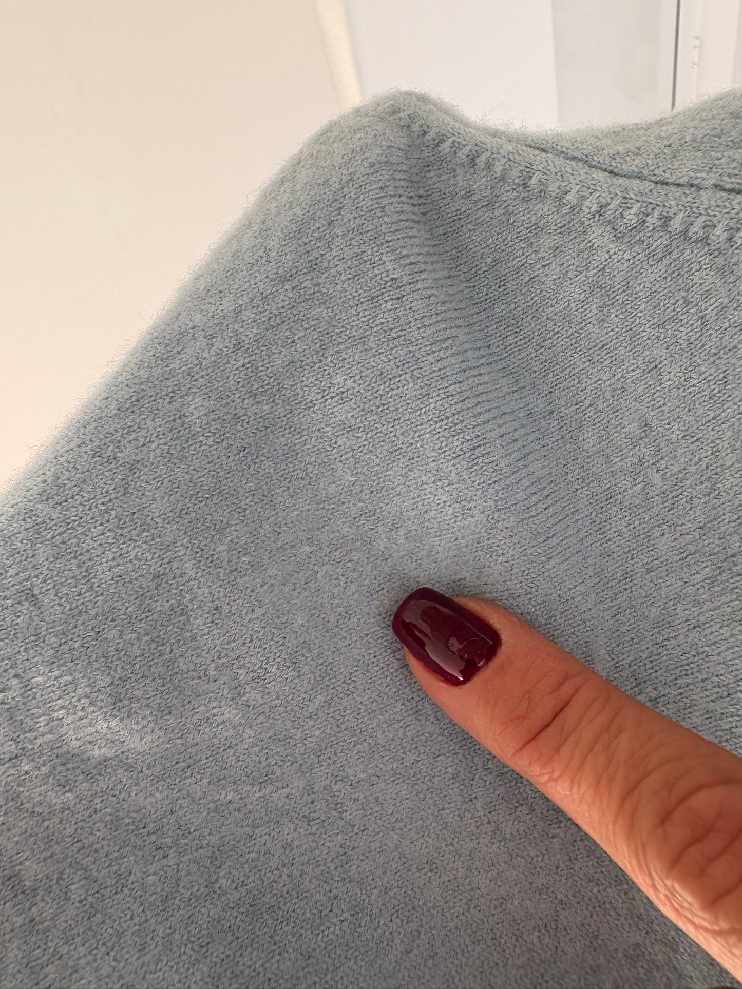 Cardigan baby blue din lana merino extrafina de gramaj mare