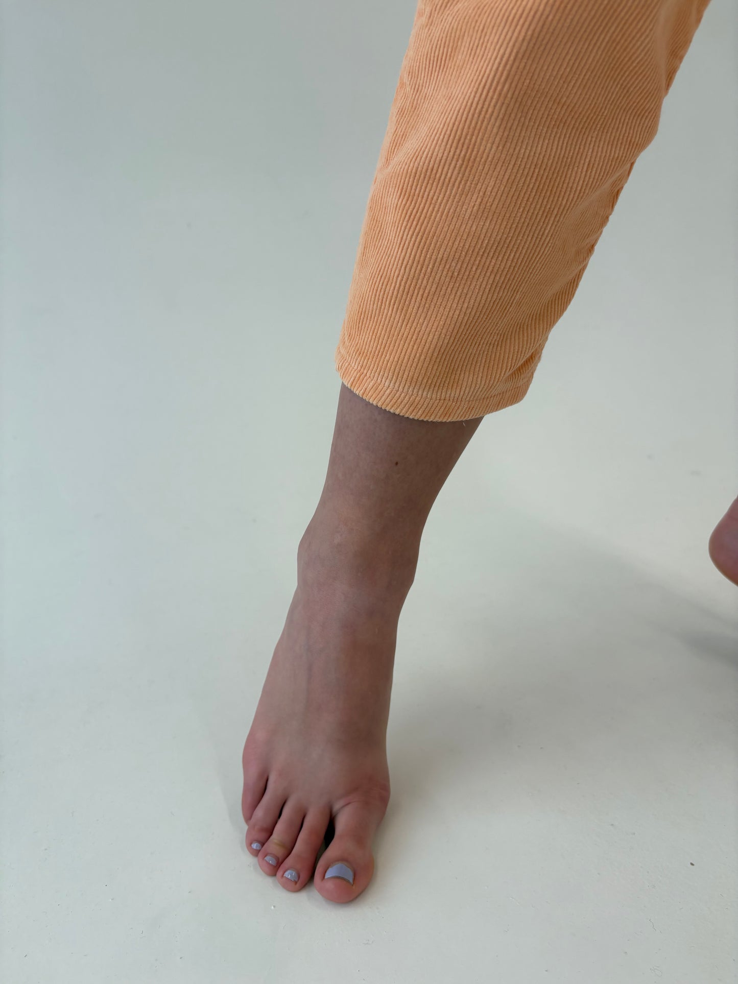 Pantaloni vintage din corduroy cu talie ultra înaltă marcată salmon orange