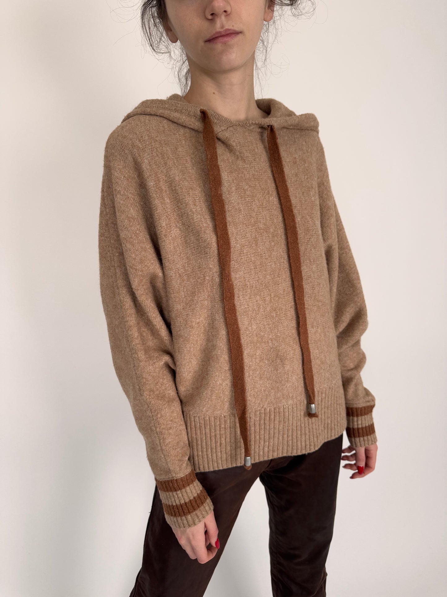 Hanorac de brand luxury Pringle acorn brown cu mânecă fluture