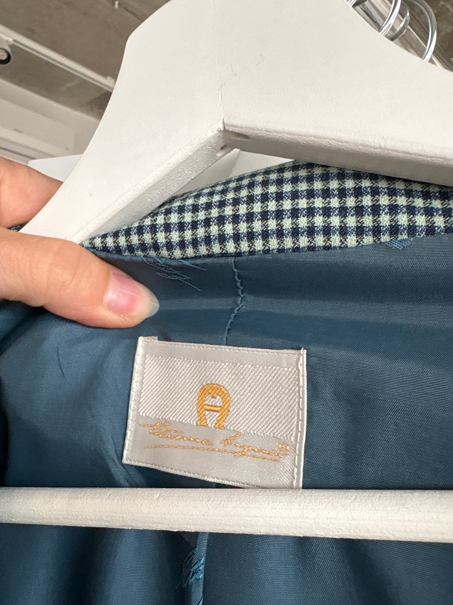 Sacou în carouri fine de brand super premium cu închidere dublă din lana