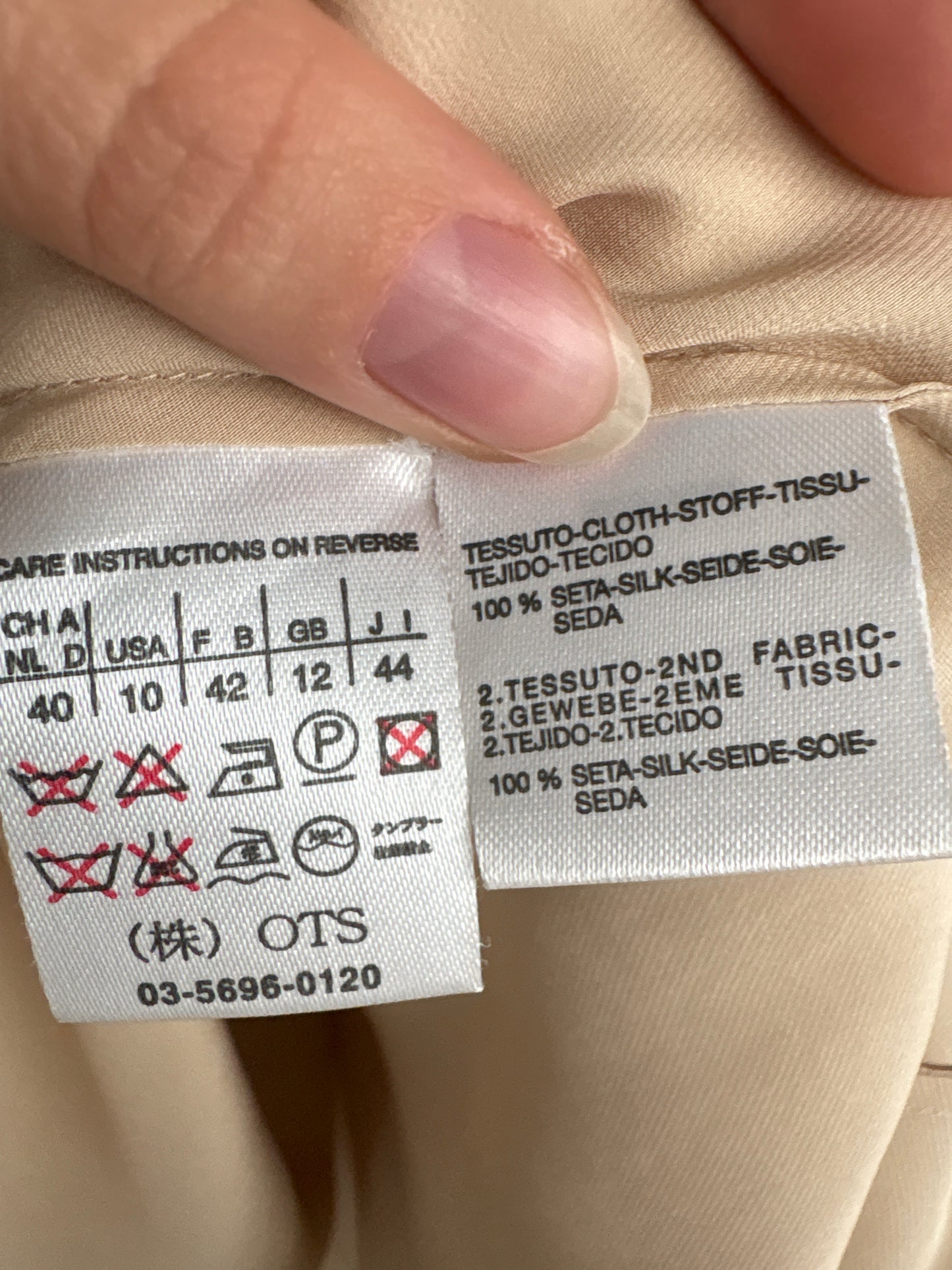 Top spectaculos camel din mătase naturală gamă Max Mara in bie cu aplicații