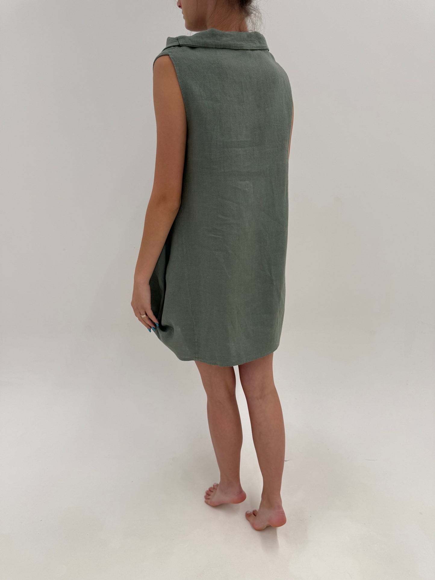 Rochie Sage green din in premium în croi de ani 60 reinterpretat cu buzunare