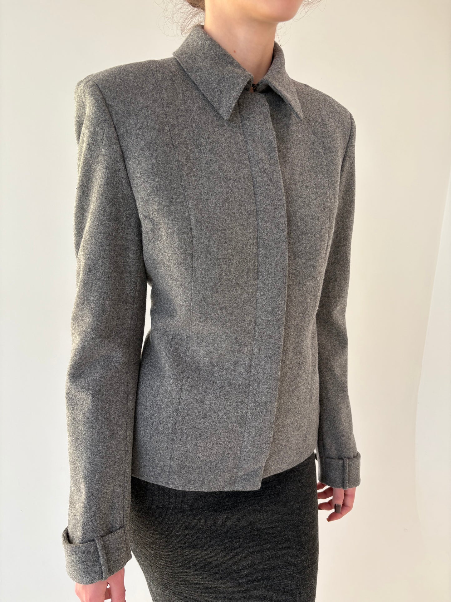 Jacheta Hugo Boss în croi super actual din lana plină extrafina confort