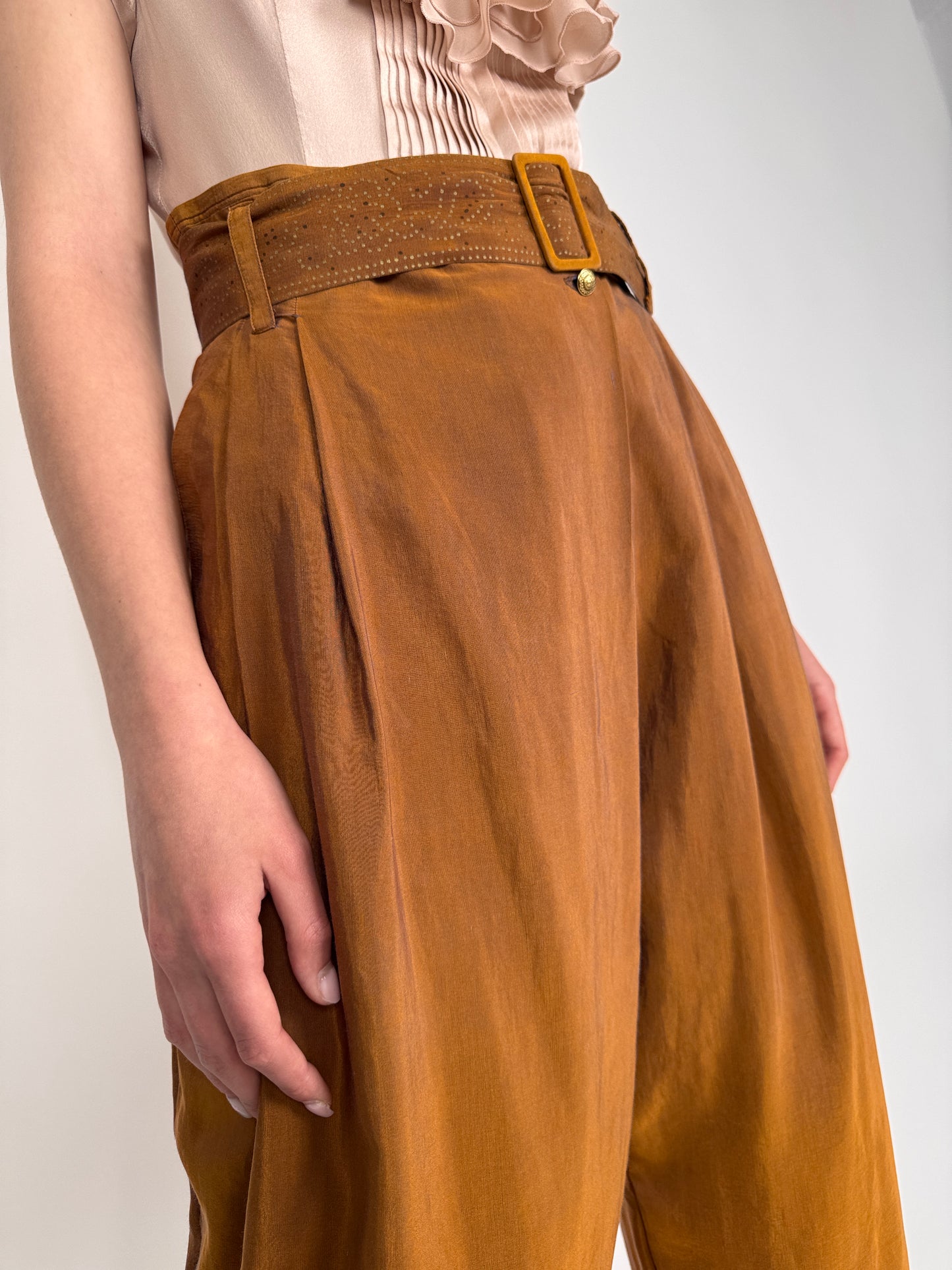 Pantaloni vintage caramel cu talie ultra înaltă din mătase naturală și BBC