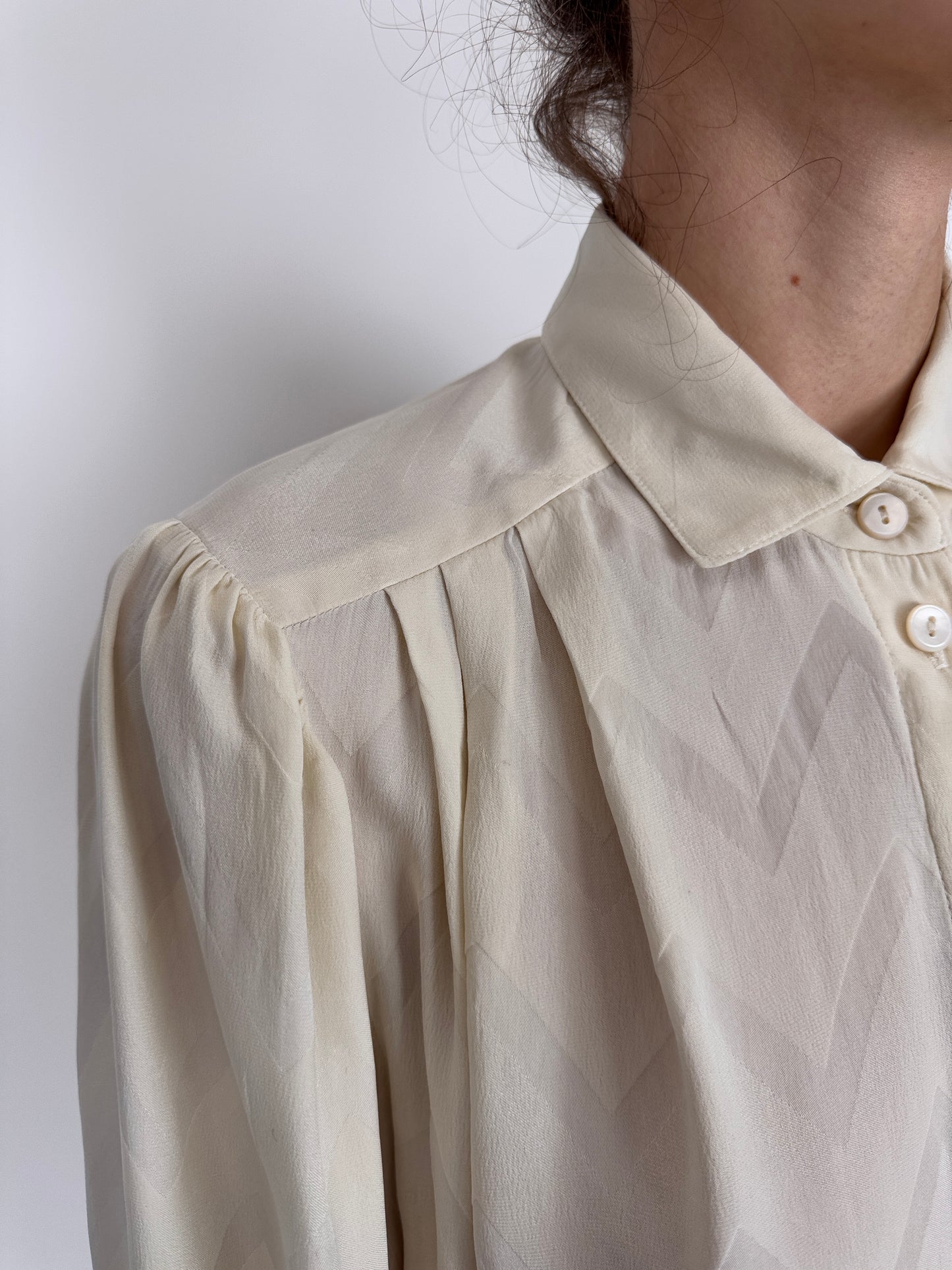 Cămașa linen nude din mătase naturală